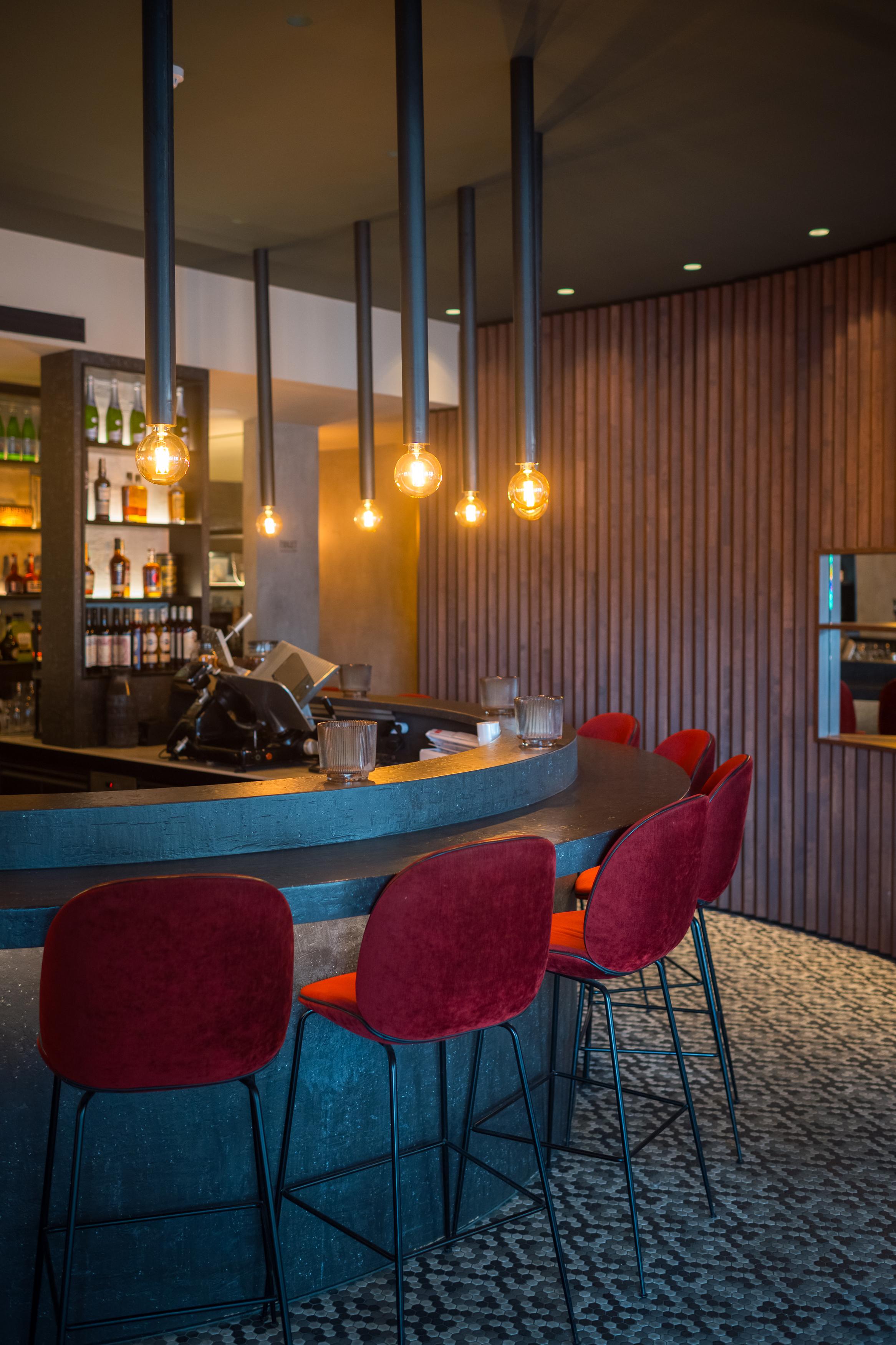 Laat je verleiden door de complete U Enjoy-ervaring met een heerlijk diner, luxe accommodaties en een smaakvol ontbijt. Laat je verleiden door de complete U Enjoy-ervaring met een heerlijk diner, luxe accommodaties en een smaakvol ontbijt.